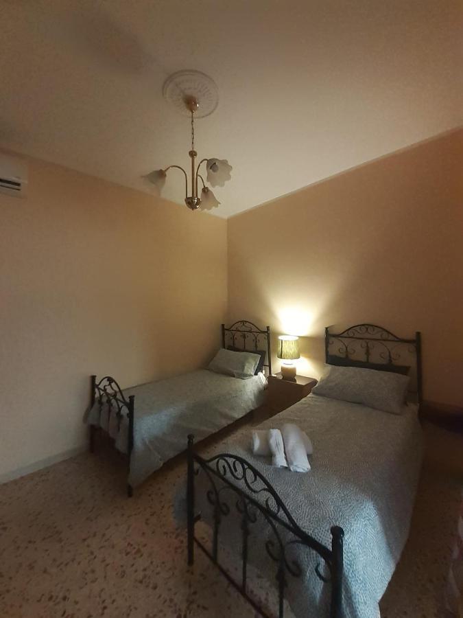 הוילה מזרה דל ואלו A Due Passi Dal Centro מראה חיצוני תמונה